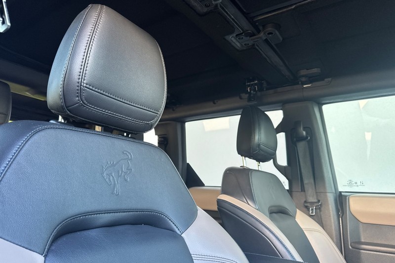 Ford Bronco Vehicle Full-screen Gallery Image 20