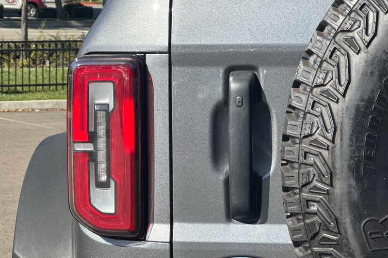 Ford Bronco Vehicle Full-screen Gallery Image 48