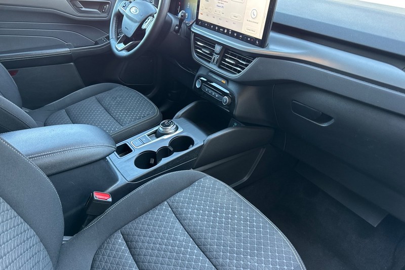 Ford Escape Vehicle Full-screen Gallery Image 19