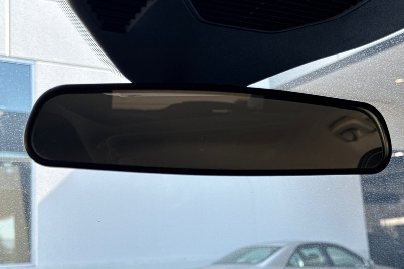 Ford Escape Vehicle Full-screen Gallery Image 25
