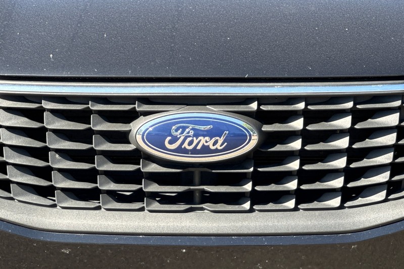 Ford Escape Vehicle Full-screen Gallery Image 47