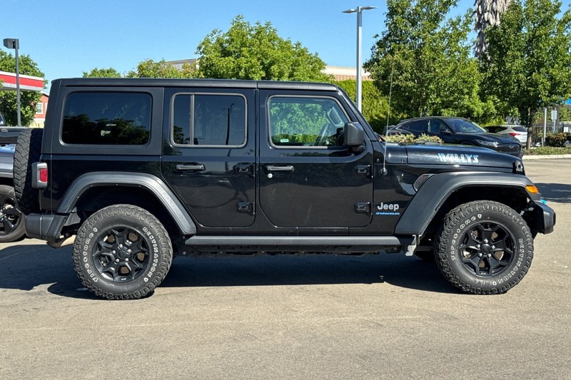 Jeep Wrangler 4xe Vehicle Full-screen Gallery Image 03