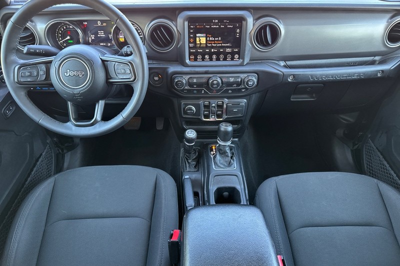 Jeep Wrangler 4xe Vehicle Full-screen Gallery Image 15