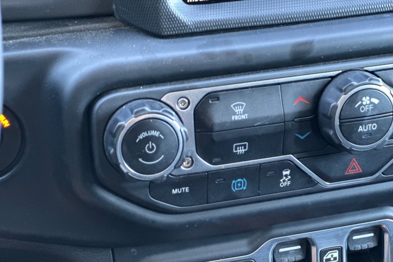 Jeep Wrangler 4xe Vehicle Full-screen Gallery Image 29