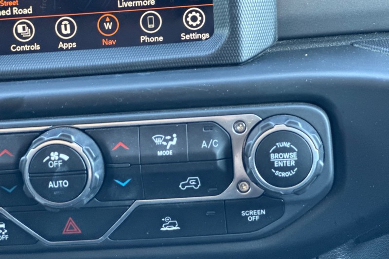Jeep Wrangler 4xe Vehicle Full-screen Gallery Image 30
