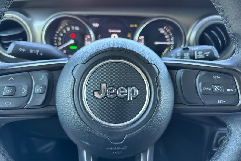 Jeep Wrangler 4xe Vehicle Full-screen Gallery Image 36