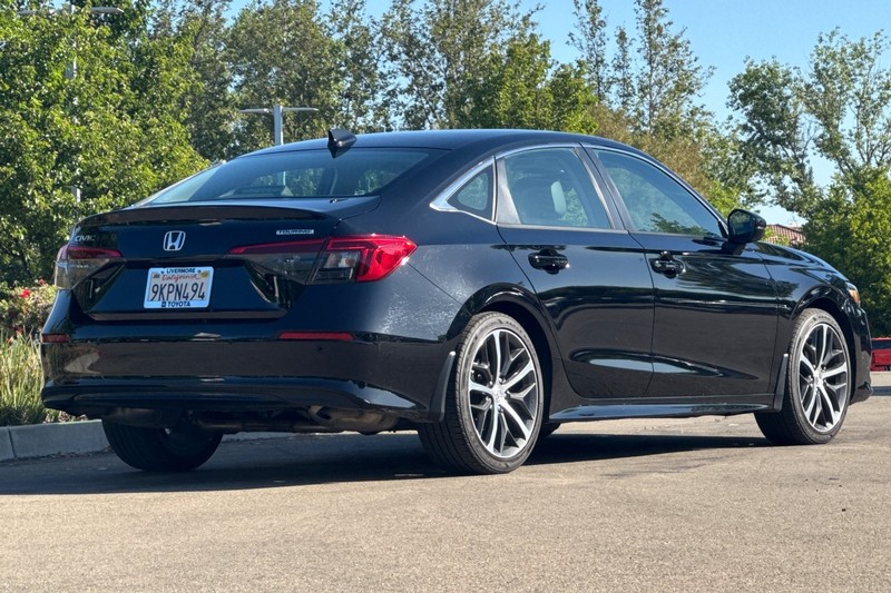 Honda Civic Sedan Vehicle Full-screen Gallery Image 04