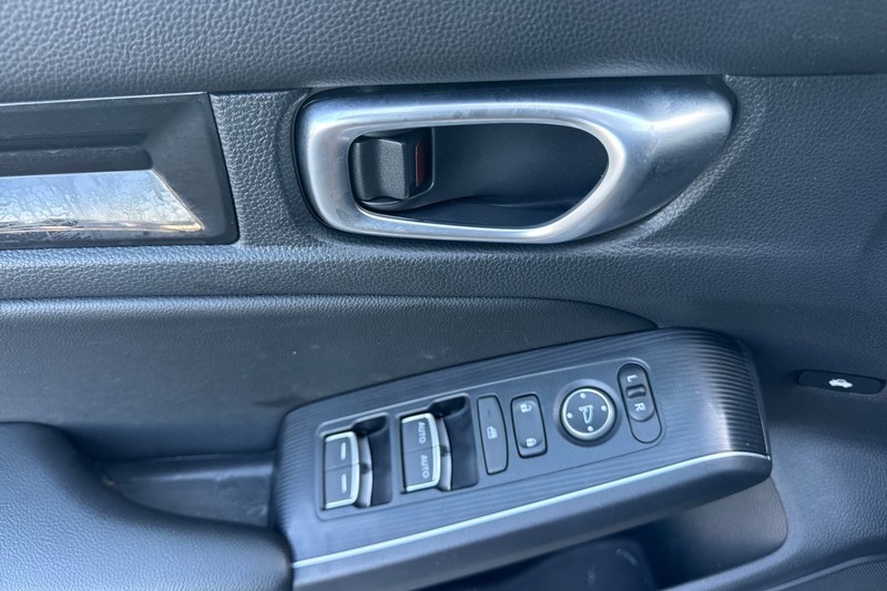 Honda Civic Sedan Vehicle Full-screen Gallery Image 11