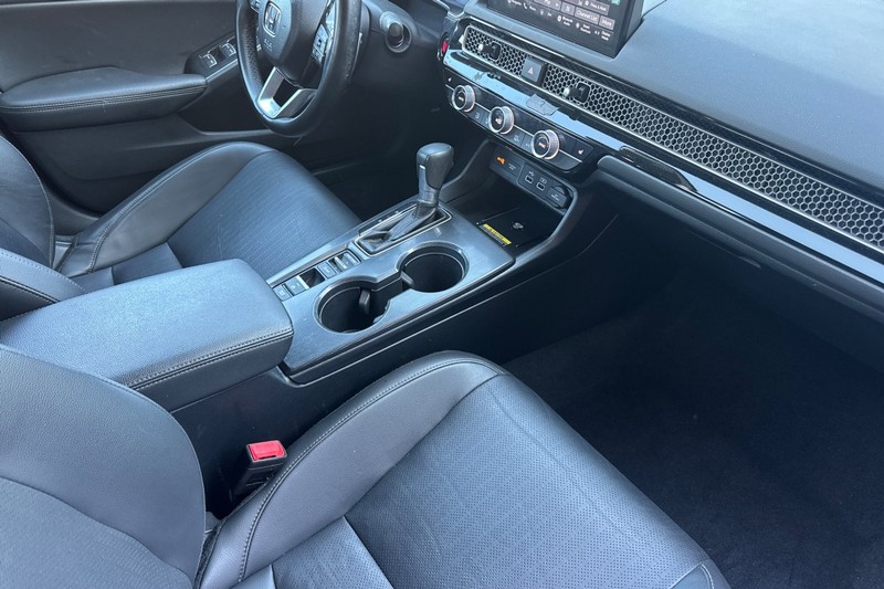 Honda Civic Sedan Vehicle Full-screen Gallery Image 18