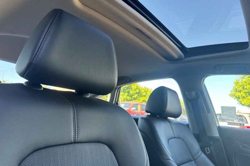 Honda Civic Sedan Vehicle Full-screen Gallery Image 19