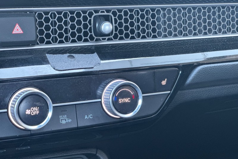 Honda Civic Sedan Vehicle Full-screen Gallery Image 29