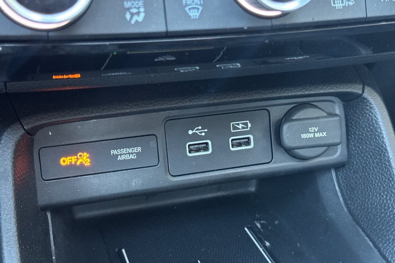 Honda Civic Sedan Vehicle Full-screen Gallery Image 30