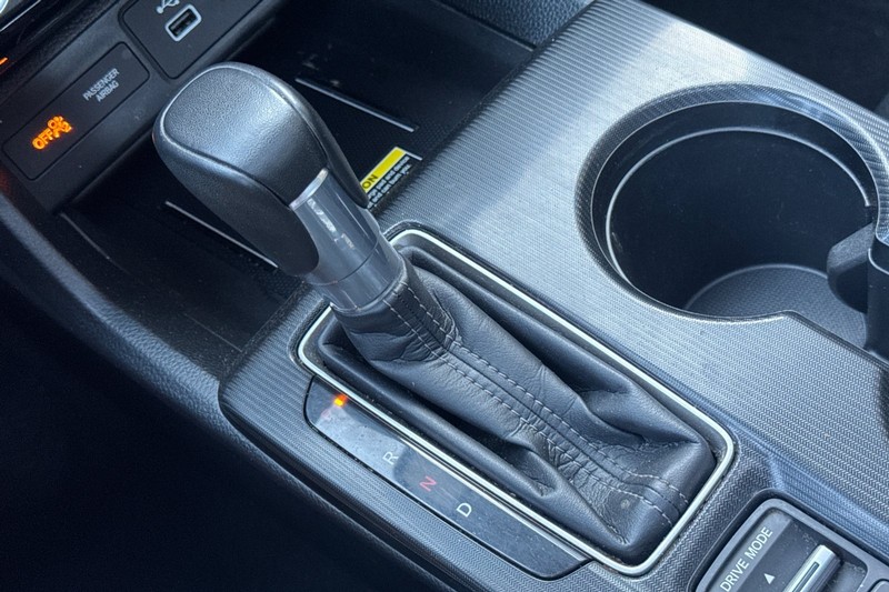 Honda Civic Sedan Vehicle Full-screen Gallery Image 32
