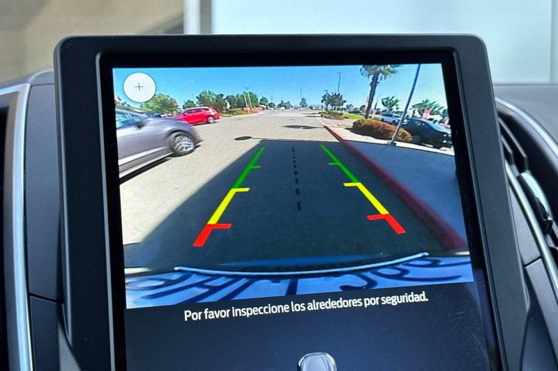 Ford Edge Vehicle Full-screen Gallery Image 27