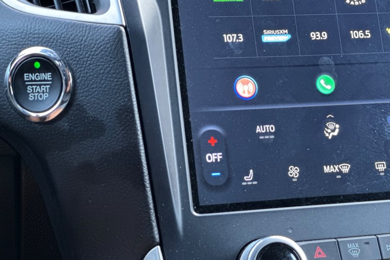 Ford Edge Vehicle Full-screen Gallery Image 29