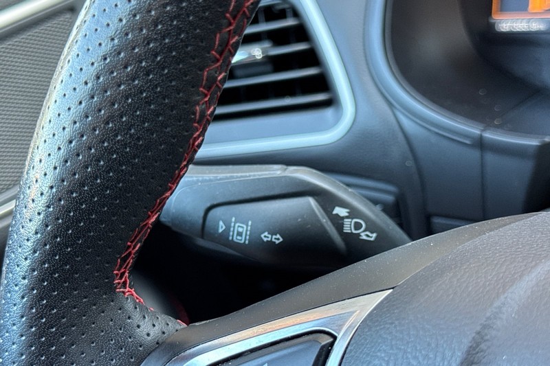 Ford Edge Vehicle Full-screen Gallery Image 37