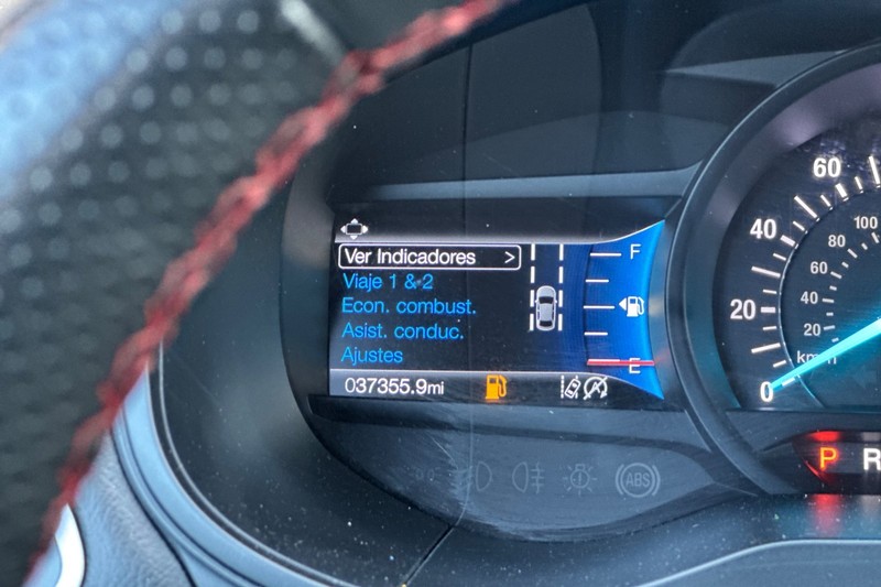 Ford Edge Vehicle Full-screen Gallery Image 41