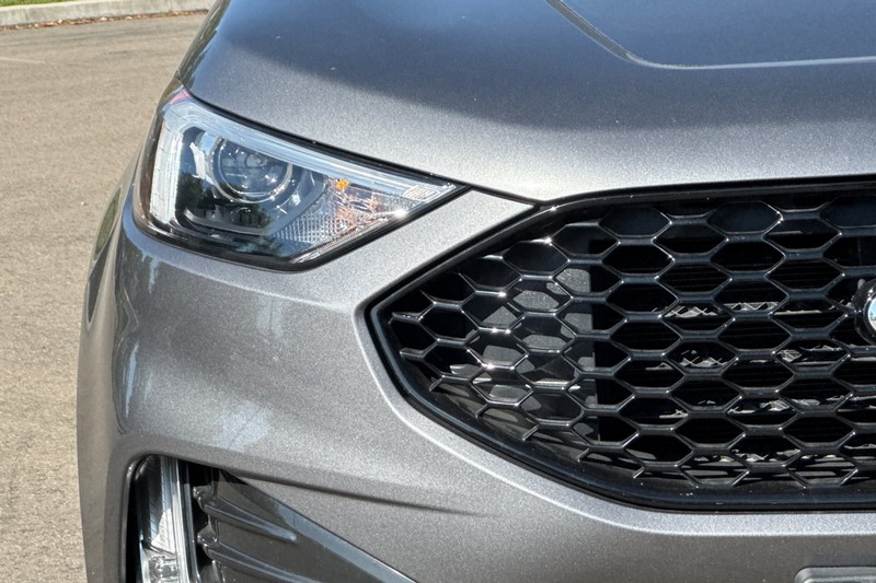 Ford Edge Vehicle Full-screen Gallery Image 46