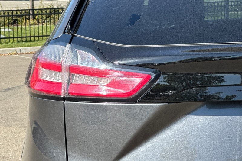 Ford Edge Vehicle Full-screen Gallery Image 48