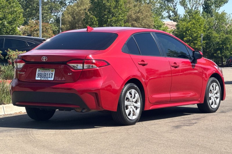 Toyota Corolla Vehicle Full-screen Gallery Image 04