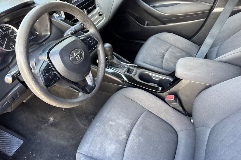Toyota Corolla Vehicle Full-screen Gallery Image 10
