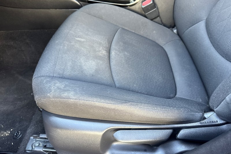 Toyota Corolla Vehicle Full-screen Gallery Image 13