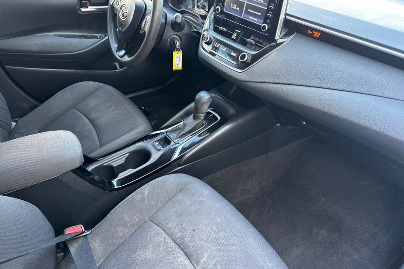 Toyota Corolla Vehicle Full-screen Gallery Image 18
