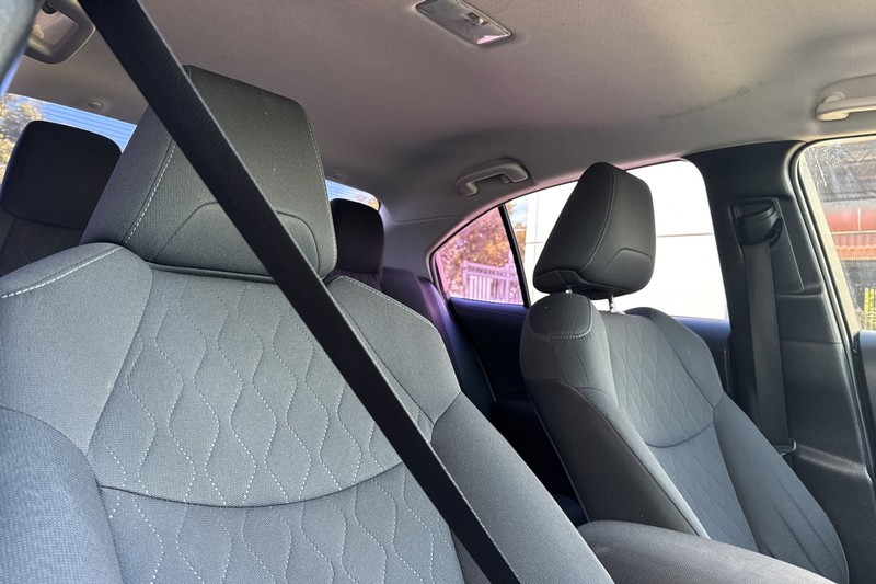 Toyota Corolla Vehicle Full-screen Gallery Image 19