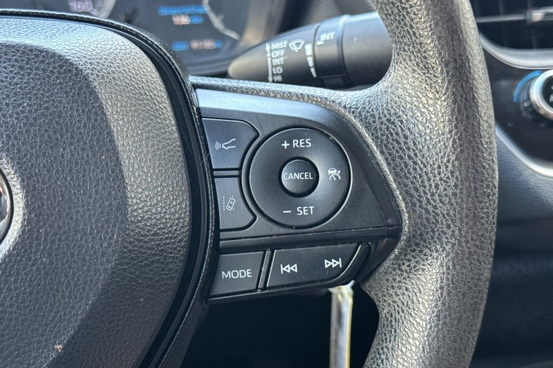 Toyota Corolla Vehicle Full-screen Gallery Image 36