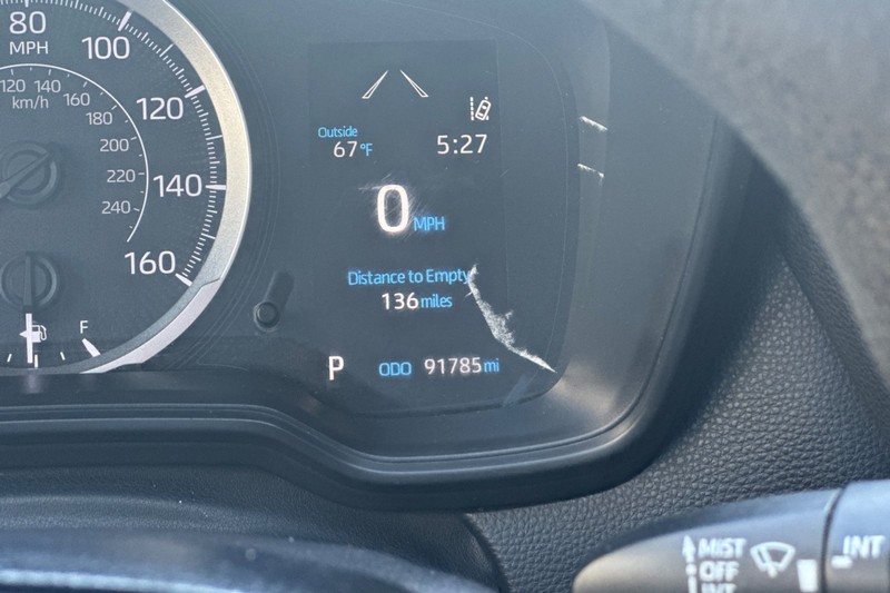 Toyota Corolla Vehicle Full-screen Gallery Image 39