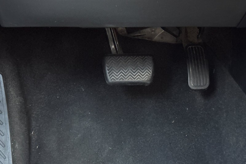 Toyota Corolla Vehicle Full-screen Gallery Image 41