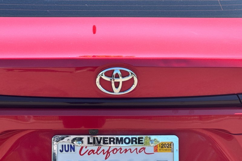 Toyota Corolla Vehicle Full-screen Gallery Image 46