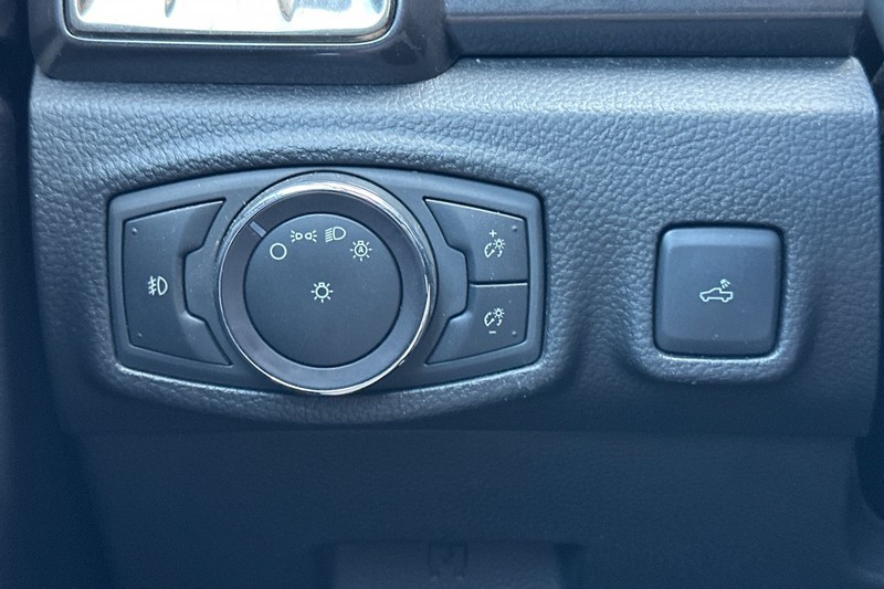 Ford Ranger Vehicle Full-screen Gallery Image 39