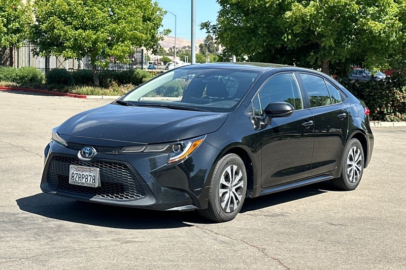 Toyota Corolla Hybrid Vehicle Full-screen Gallery Image 08