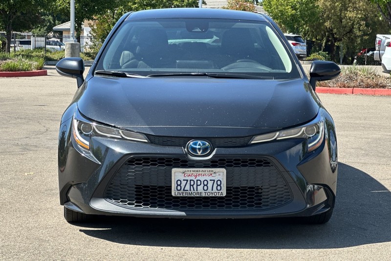 Toyota Corolla Hybrid Vehicle Full-screen Gallery Image 09