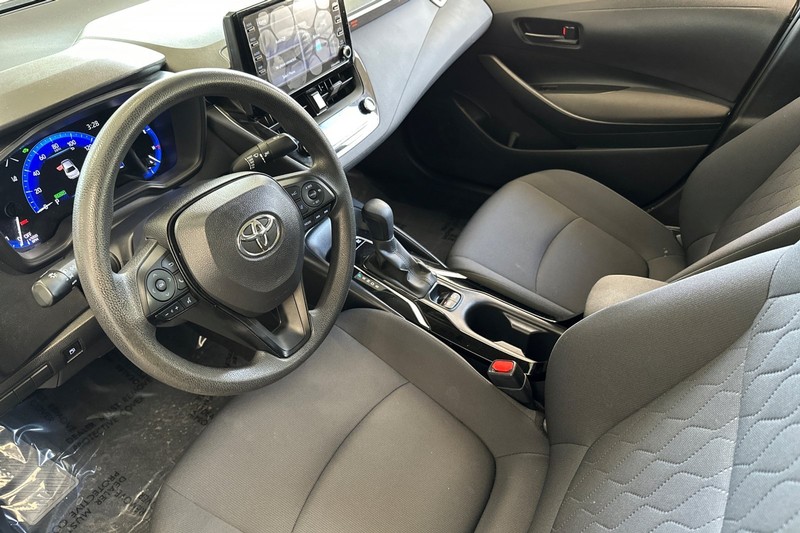 Toyota Corolla Hybrid Vehicle Full-screen Gallery Image 10