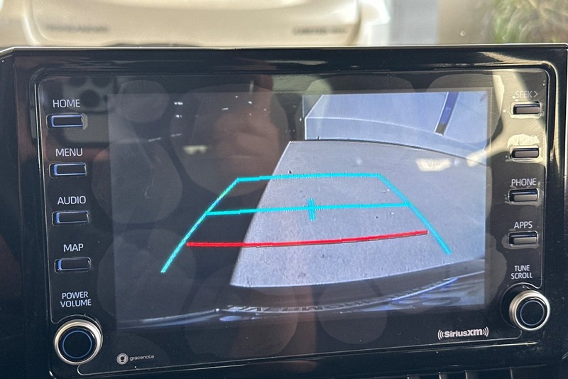 Toyota Corolla Hybrid Vehicle Full-screen Gallery Image 26