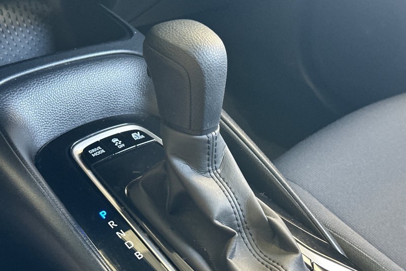 Toyota Corolla Hybrid Vehicle Full-screen Gallery Image 30