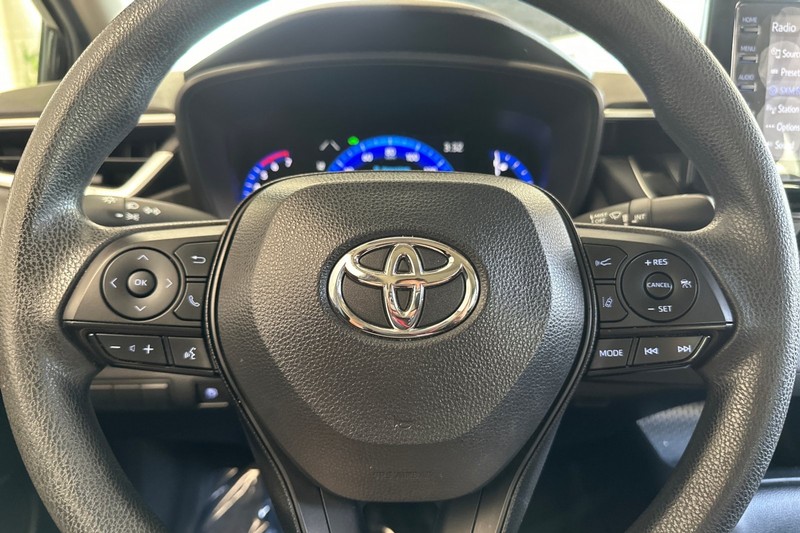 Toyota Corolla Hybrid Vehicle Full-screen Gallery Image 32