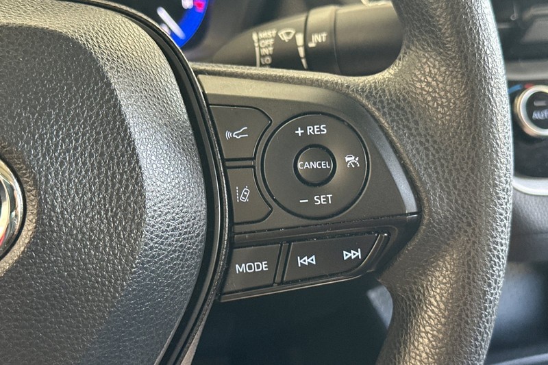 Toyota Corolla Hybrid Vehicle Full-screen Gallery Image 35