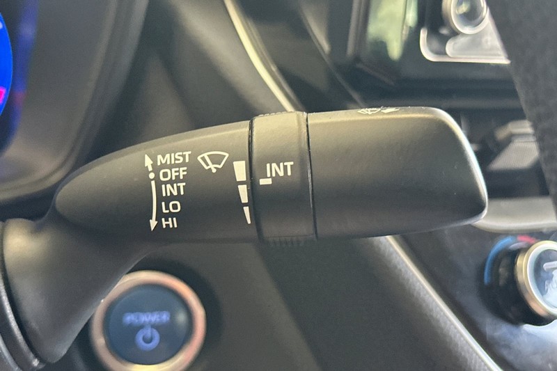 Toyota Corolla Hybrid Vehicle Full-screen Gallery Image 36