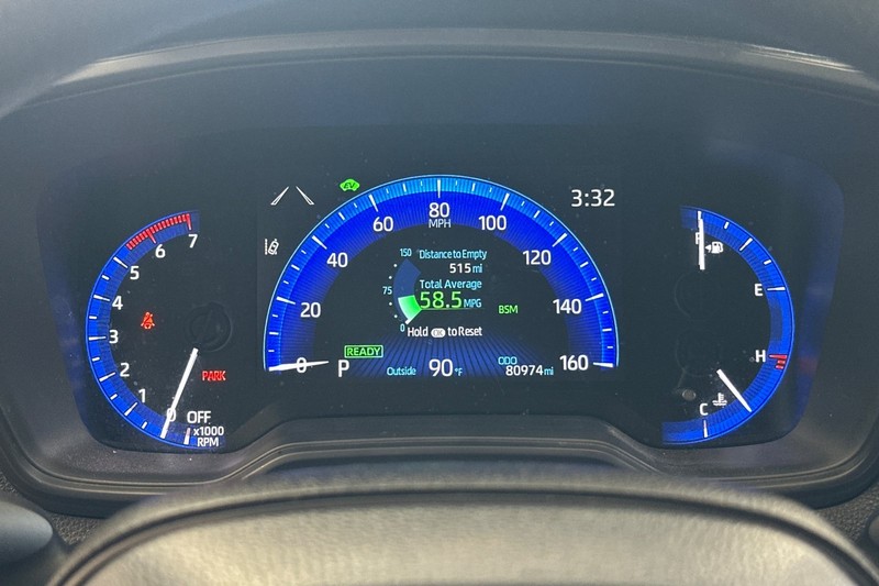 Toyota Corolla Hybrid Vehicle Full-screen Gallery Image 37