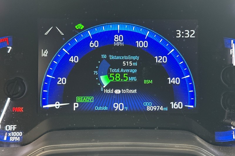 Toyota Corolla Hybrid Vehicle Full-screen Gallery Image 38
