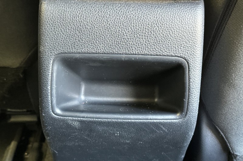 Toyota Corolla Hybrid Vehicle Full-screen Gallery Image 40