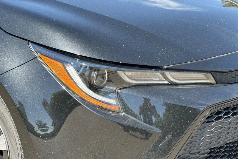 Toyota Corolla Hybrid Vehicle Full-screen Gallery Image 42