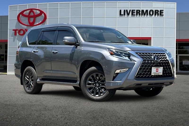 Lexus GX Vehicle Full-screen Gallery Image 02