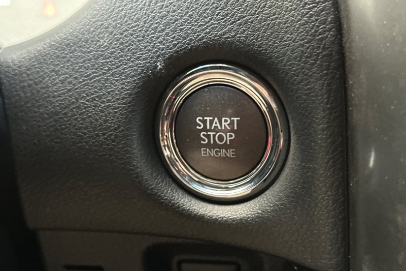 Lexus GX Vehicle Full-screen Gallery Image 32