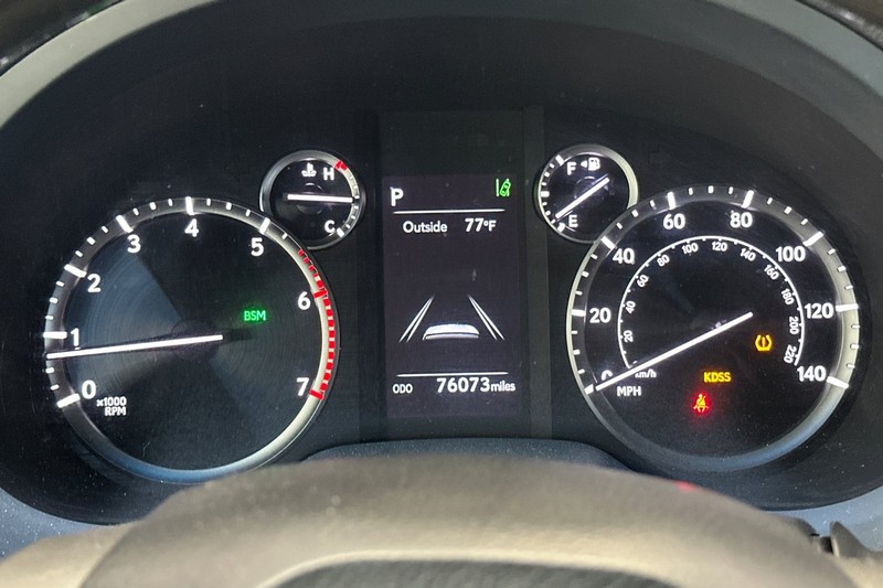 Lexus GX Vehicle Full-screen Gallery Image 37