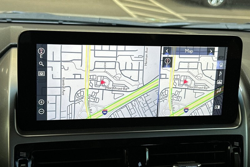 Lexus GX Vehicle Full-screen Gallery Image 41