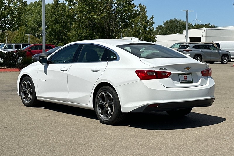 Chevrolet Malibu Vehicle Full-screen Gallery Image 06